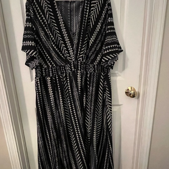 BloomChic Shirred Split Hem Dress - Picture 3 of 4